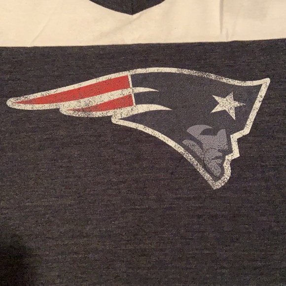 NWT NFL New England Patriots V-Neck Shirt - Picture 5 of 7